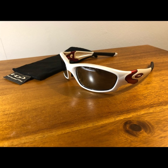oakley straight jacket size